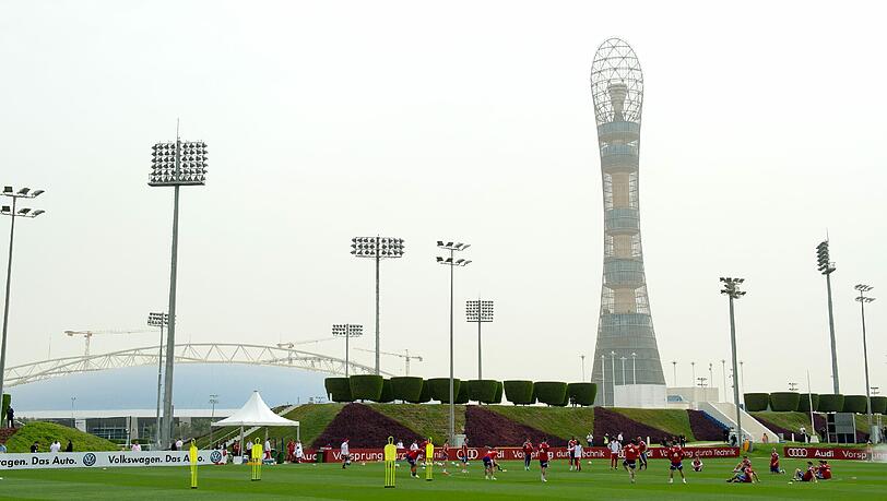 Bilder vom FC Bayern aus dem Trainingslager in Doha. Bilder vom FC Bayern aus dem Trainingslager in Doha.