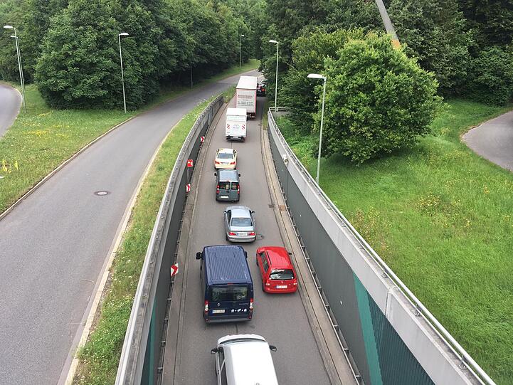 Der Arbeitsweg mit dem Auto - wahrlich keine Freude.