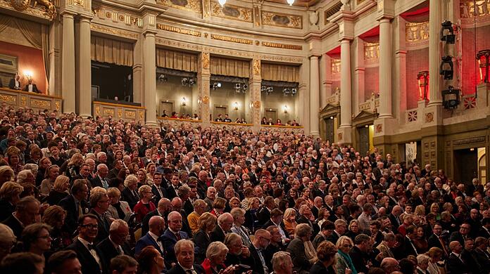 Das voll besetzte Prinzregententheater bei einem Konzert des Münchener Kammerorchesters.