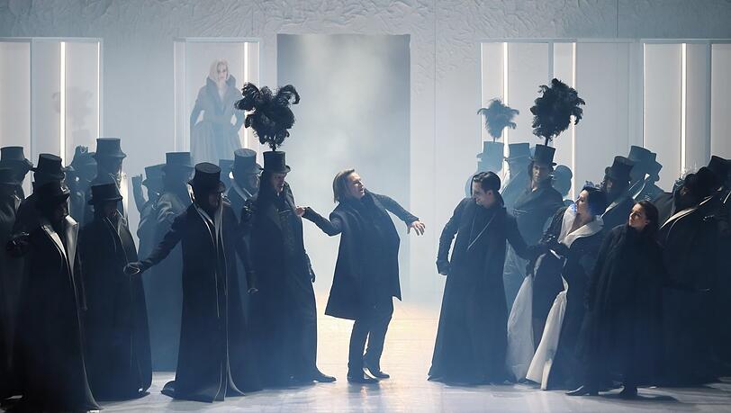 "Hoffmanns Erzählungen" im Gärtnerplatztheater. "Hoffmanns Erzählungen" im Gärtnerplatztheater.