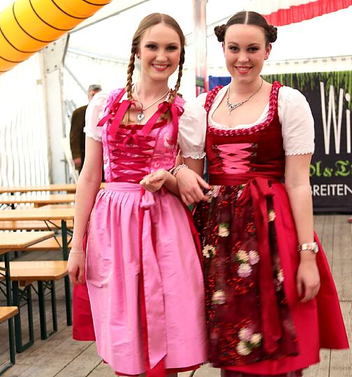 Trachtenmodenschau auf dem 27. Haderner Dorffest. Die Bilder.
