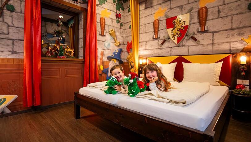 Übernachten kann man im Legoland auch. So schaut es in einem Zimmer der Königsburg aus. Übernachten kann man im Legoland auch. So schaut es in einem Zimmer der Königsburg aus.