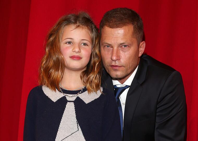 Emma Schweiger ist die j&uuml;ngste Tochter von Til Schweiger und war auch die Erste, die in seine Fu&szlig;stapfen trat.