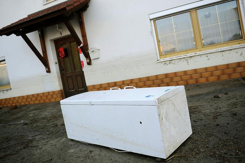 Die Hilfsbereitschaft der Menschen ist groß: In der vom Hochwasser schwer betroffenen Stadt Deggendorf sammelt der Kreisjugendring (KJR) Sachspenden für die Flutopfer.