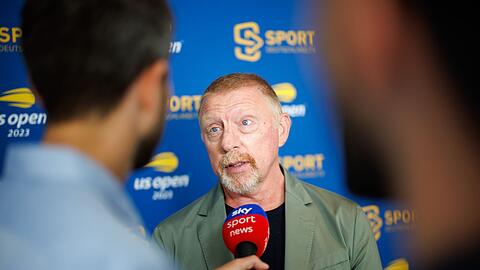 Boris Becker, ehemaliger deutscher Tennisspieler, gibt im Anschluss an die Pressekonferenz ein Interview.
