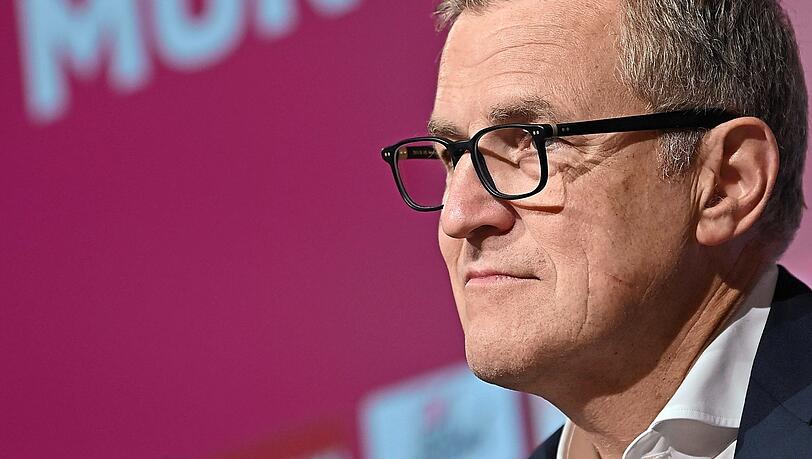 FC-Bayern-Boss Dreesen erklärt neue Marschroute – und gibt Update zu Eberl-Verpflichtung