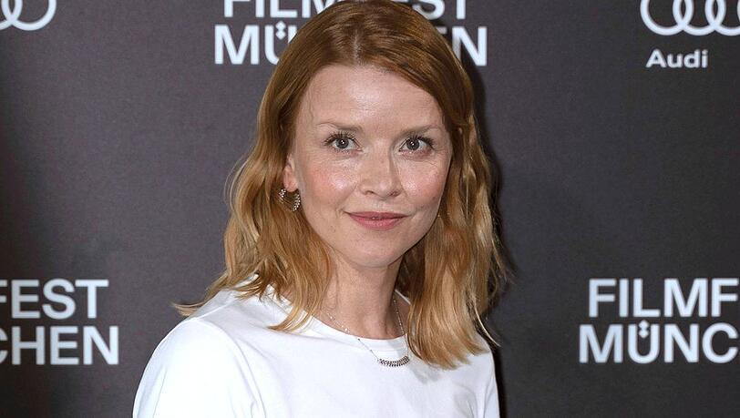 Schauspielerin Karoline Schuch am Montag bei der Premiere ihres neuen TV-Films "Elodie" im Rahmen des Filmfests München. Schauspielerin Karoline Schuch am Montag bei der Premiere ihres neuen TV-Films "Elodie" im Rahmen des Filmfests München.