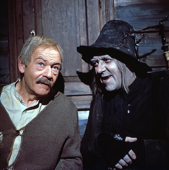 Dieser Inszenierungsklassiker verschaffte dem Stoff ewiges Leben: „Der Brandner Kaspar und das ewig Leben“, Fernsehfilm nach der Vorlage von Franz von Kobell aus dem Residenztheater, 1975 mit Fritz Strassner und Toni Berger (als Boandlkramer). Dieser Inszenierungsklassiker verschaffte dem Stoff ewiges Leben: „Der Brandner Kaspar und das ewig Leben“, Fernsehfilm nach der Vorlage von Franz von Kobell aus dem Residenztheater, 1975 mit Fritz Strassner und Toni Berger (als Boandlkramer).