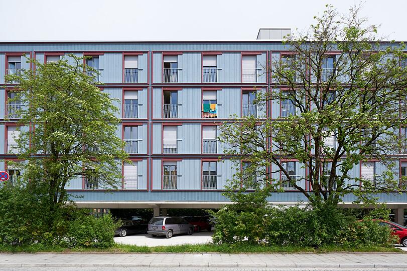 Ganz, ganz neu: der "Stelzenbau" am Dantebad.