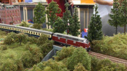 Wer im MVG-Museum am Wochenende seine Miniatur-Züge zeigt? Zum Beispiel die Modellbahnfreunde MVG, der TT-Club Bayern und die Eisenbahnfreunde Vaterstetten Wer im MVG-Museum am Wochenende seine Miniatur-Züge zeigt? Zum Beispiel die Modellbahnfreunde MVG, der TT-Club Bayern und die Eisenbahnfreunde Vaterstetten