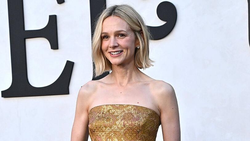 Kurzes Haar elegant in Szene gesetzt: Carey Mulligan tr&auml;gt den Waterfall Bob mit ganz leichten Wellen.