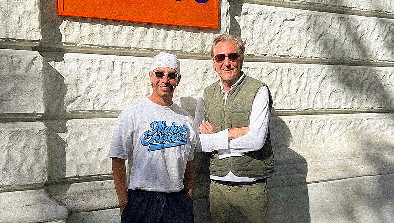 Marc Uebelherr (rechts) und Betriebsleiter Hannes Wolf stehen vor dem neuen Klub 80 in Rottach-Egern. Marc Uebelherr (rechts) und Betriebsleiter Hannes Wolf stehen vor dem neuen Klub 80 in Rottach-Egern.