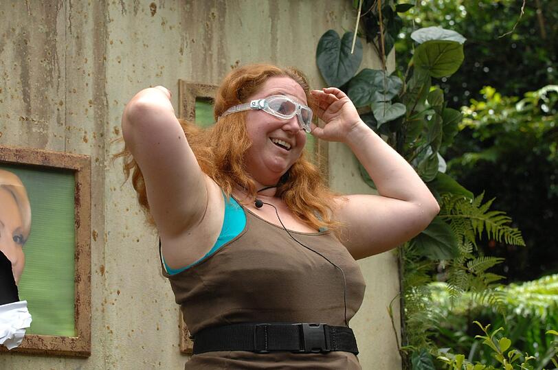 In der Ahnengallerie des Dschungelcamps wartete wieder jede Menge Krabbel- und Kriechzeugs auf Rebecca.