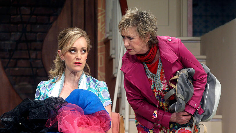 Judith Richter und Beatrice Richter im November 2021 bei einer Fotoprobe des Theaterstücks "Zuhause bin ich Darling" in der Komödie Winterhuder Fährhaus. Judith Richter und Beatrice Richter im November 2021 bei einer Fotoprobe des Theaterstücks "Zuhause bin ich Darling" in der Komödie Winterhuder Fährhaus.