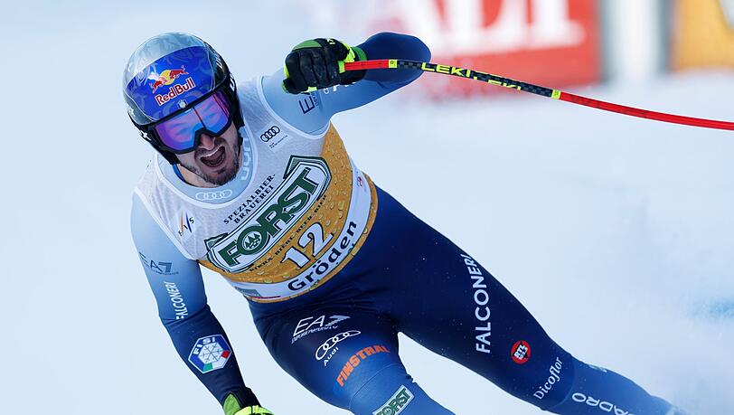 Der Italiener Dominik Paris jubelt im Ziel.
