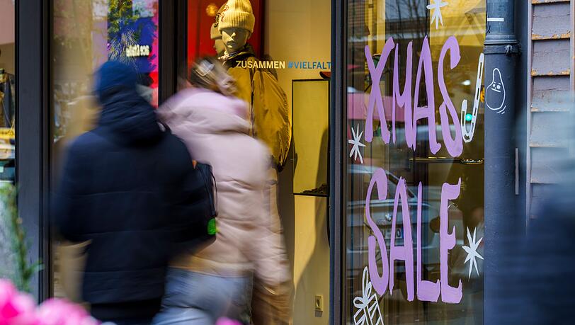 Viele Kunden schauten im Weihnachtsgesch&auml;ft stark auf Preise und Rabatte.