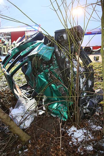 Schwerer Verkehrsunfall bei Altötting: eine Persone wurde getötet, vier weitere schwer Verletzt!