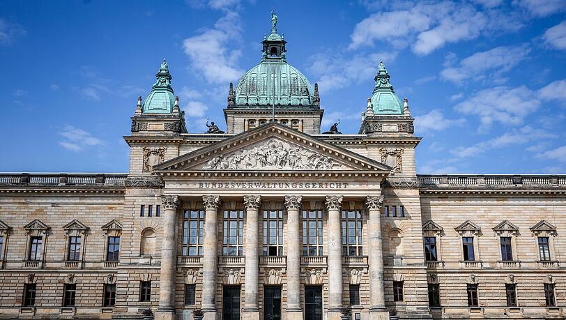 Das Bundesverwaltungsgericht Leipzig prüft das Verbot des rechtsextremen Magazins "Compact" (Symbolfoto)