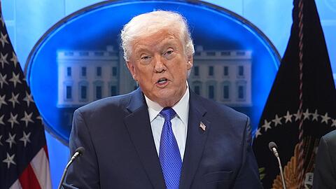 Mit einer offiziellen Reaktion l&auml;sst der US-Pr&auml;sident zun&auml;chst auf sich warten.