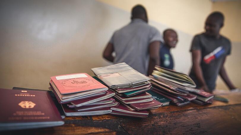 Die ausufernde Bürokratie haben manche afrikanische Länder offenbar von den früheren Kolonialmächten übernommen.