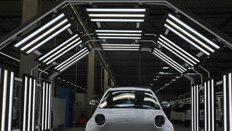 Pkw des Elektroauto-Herstellers e.Go. Was zu tun ist, um möglichst schnell möglichst viele E-Autos auf die Straße zu bringen, dürfte die zentrale Frage beim Autogipfel im Kanzleramt sein. Pkw des Elektroauto-Herstellers e.Go. Was zu tun ist, um möglichst schnell möglichst viele E-Autos auf die Straße zu bringen, dürfte die zentrale Frage beim Autogipfel im Kanzleramt sein.