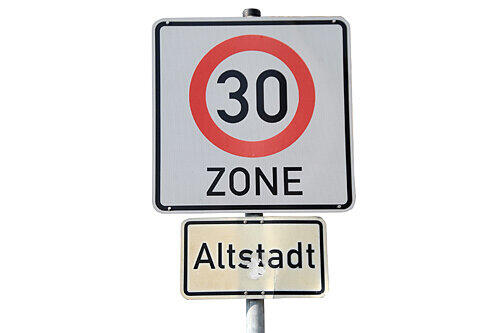 In der Altstadt gilt Tempo 30. Doch viele Straßen sind zu breit. Sie müssen  zurückgebaut werden.