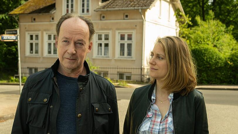 "Wendland: Stiller und der Teufelssauger": Jakob Stiller (Ulrich Noethen) und Kira Engelmann (Bettina Burchard) ermitteln in einem Mordfall.