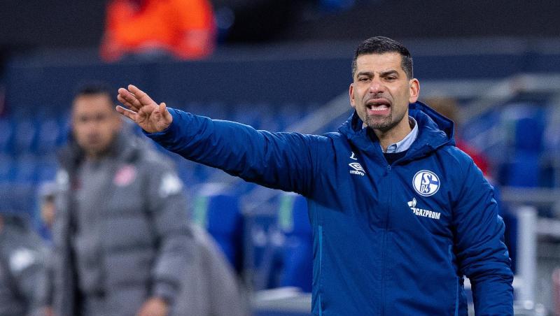 Feierte sein Bundesliga-Debüt als Schalke-Trainer: Dimitrios Grammozis.