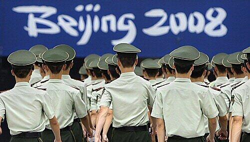 Das Verhalten der chinesischen Behörden erntet immer mehr Kritik Das Verhalten der chinesischen Behörden erntet immer mehr Kritik