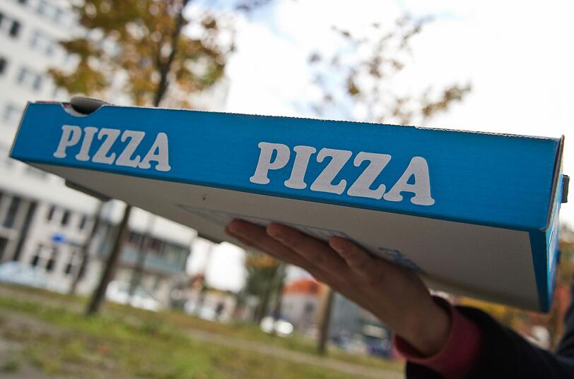 Pizza (Symbolfoto): Für Lieferdienste ist jede Fahrt ein Nervenkitzel. Bereits drei Pizza-Boten wurden überfallen und ausgeraubt.