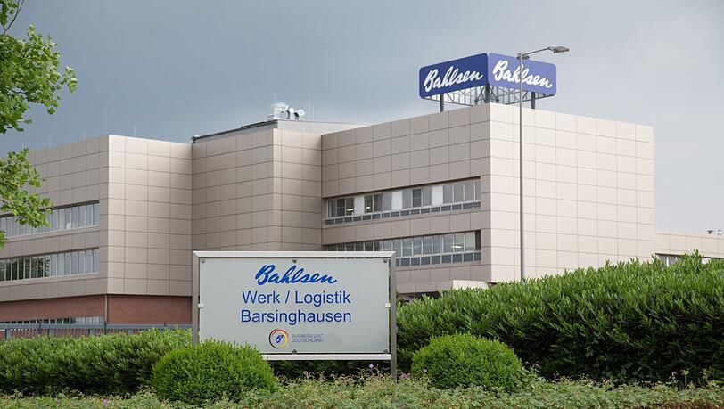Alex Bahlsen, ein Urenkel des Begründers des deutschen Keksunternehmens Bahlsen, soll bei einem Flugzeugabsturz in Kanada ums Leben gekommen sein. Alex Bahlsen, ein Urenkel des Begründers des deutschen Keksunternehmens Bahlsen, soll bei einem Flugzeugabsturz in Kanada ums Leben gekommen sein.