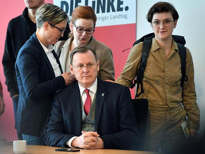 "Ich bin staatspolitisch bereit, die Verantwortung zu übernehmen und ich strecke die Hände aus in Richtung CDU und FDP", sagt Linken-Politiker Bodo Ramelow.