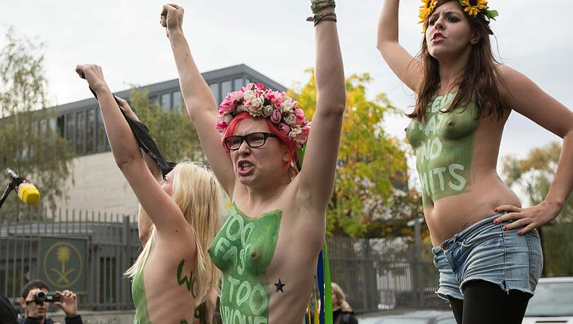 Die Bilder vom Nackt-Protest in Berlin. Die Bilder vom Nackt-Protest in Berlin.