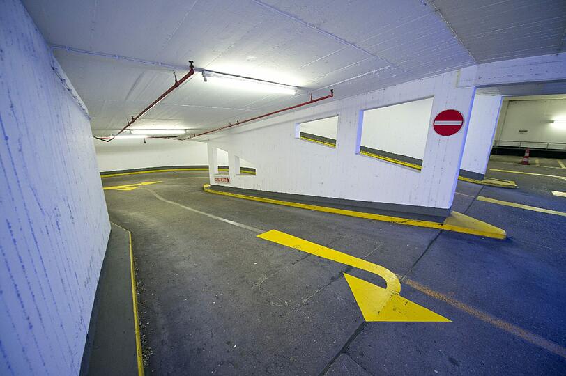 Der Bundesverband Parkhäuser kritisiert, dass der ADAC alte und neue Parkhäuser nach den gleichen Maßstäben misst. Diese Aufnahme zeigt ebenfalls das Parkhaus in der Moselstraße.