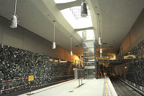Bei der Einweihung war alles noch neu: der U-Bahnhof am Moosacher St.-Martins-Platz.