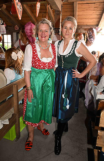 Gräfin Christiane zu Rantzau und Katharina Lukas knüpften bei dem Event Geschäftskontakte.