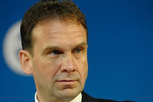 Gegen Thüringens Dieter Althaus Ministerpräsident wird Anklage erhoben.