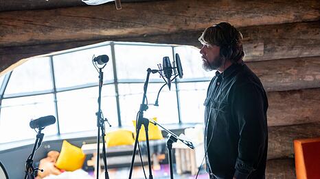 Musiker Rea Garvey musiziert mit Folk-Musikern in Lappland, wo das Folk der Sami den Joik-Gesang zelebriert.Joik gilt als eine der &auml;ltesten Volksmusiken Europas.