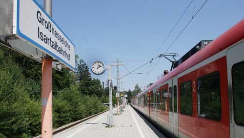 Tatort: Der S-BahnhofGroßhesselohe. Tatort: Der S-BahnhofGroßhesselohe.