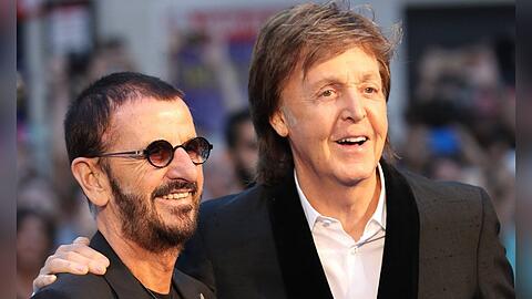 Ringo Starr (li.) und Paul McCartney haben einen bisher unveröffentlichten Beatles-Song fertiggestellt.