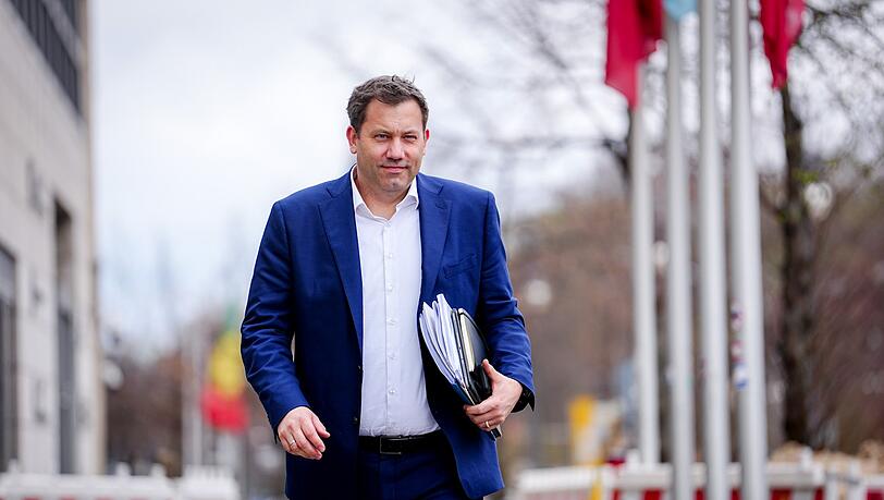 Zur 19-köpfigen Hauptverhandlungsgruppe gehören führende Vertreter von CDU, CSU und SPD um die Parteivorsitzenden.