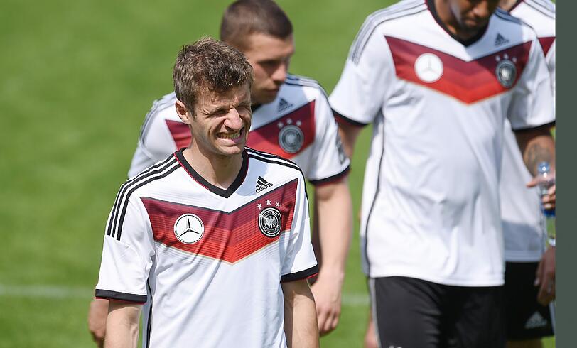 Thomas Müller: 90%. Bester DFB-Akteur beim 2:2 gegen Kamerun. Laufstark, bissig, torgefährlich (erzielte sein 17. Länderspieltor) und selbstkritisch. &bdquo;Das ist wie bei mir beim Golf: Wenn ich eine Scheißrunde spiele, dann ist das auch mal gut, weil mir gezeigt wird, dass ich noch mehr tun muss.&ldquo; Schlagfertig wie eh und je.