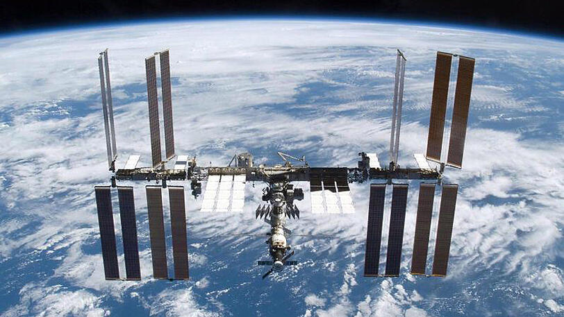 Die Internationale Raumstation ISS. Bei Arbeiten an der Außenwand ist nun ein Hitzeschild verloren gegangen.