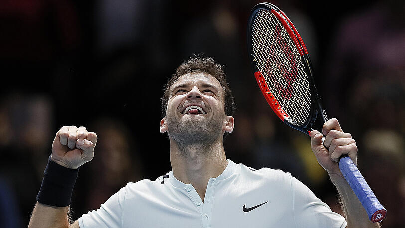 Durch den zweiten Sieg in seiner zweiten Partie bei der Tennis-Weltmeisterschaft kann Dimitrow vor dem abschließenden Spieltag am Freitag nicht mehr von den beiden Spitzenplätzen seiner Gruppe verdrängt werden.