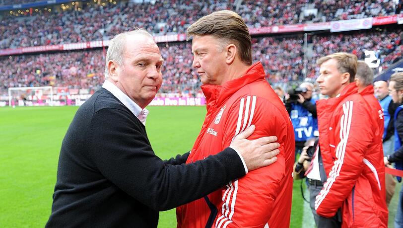 Manager Uli Hoeneß mit Cheftrainer Louis van Gaal.