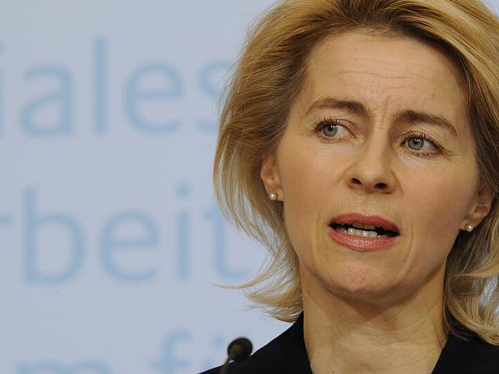 Bundesarbeitsministerin Ursula von der Leyen hält einen Nachschlag bei den Harz-IV-Sätzen von mehr als fünf Euro für unwahrscheinlich.