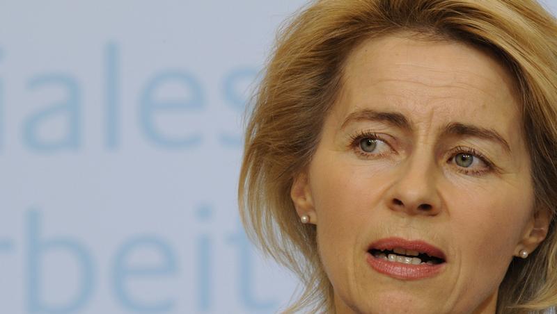 Bundesarbeitsministerin Ursula von der Leyen hält einen Nachschlag bei den Harz-IV-Sätzen von mehr als fünf Euro für unwahrscheinlich. Bundesarbeitsministerin Ursula von der Leyen hält einen Nachschlag bei den Harz-IV-Sätzen von mehr als fünf Euro für unwahrscheinlich.