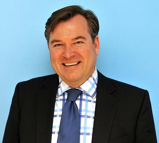 Josef Schmid, Fraktionschef der Stadtrats-CSU: &bdquo;Jetzt kommt es darauf an, diese Lösung des Münchner S-Bahn-Problems schnell und vor allem für die Anwohner, Anlieger und Fahrgäste schonend zu realisieren. Wir erwarten nun auch positive Aussagen für die Sowieso-Maßnahmen. Ich hoffe, dass hier die Blockade nun beendet ist. Ganz oben auf der Prioritätenliste bleibt die Verlängerung der U 5 nach Pasing.&ldquo;