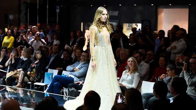 Im zarten Alter von 16 Jahren gibt Cheyenne Ochsenknecht 2016 ihre Laufsteg-Premiere auf der Berlin Fashion Week Im zarten Alter von 16 Jahren gibt Cheyenne Ochsenknecht 2016 ihre Laufsteg-Premiere auf der Berlin Fashion Week