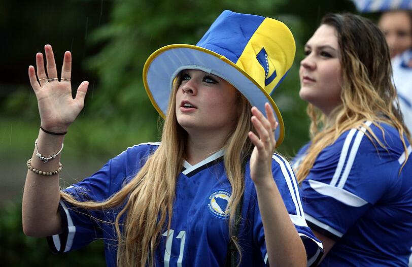 Ob im Stadion in Brasilien oder beim Public Viewing daheim: Die heißesten Fans der WM. Die Bilder!